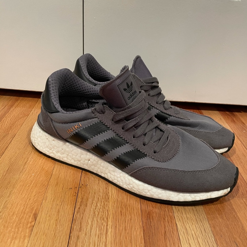 Iniki Adidas Original Men’s shoe size 10